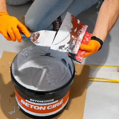 Beton Cire auf Fliesen auftragen